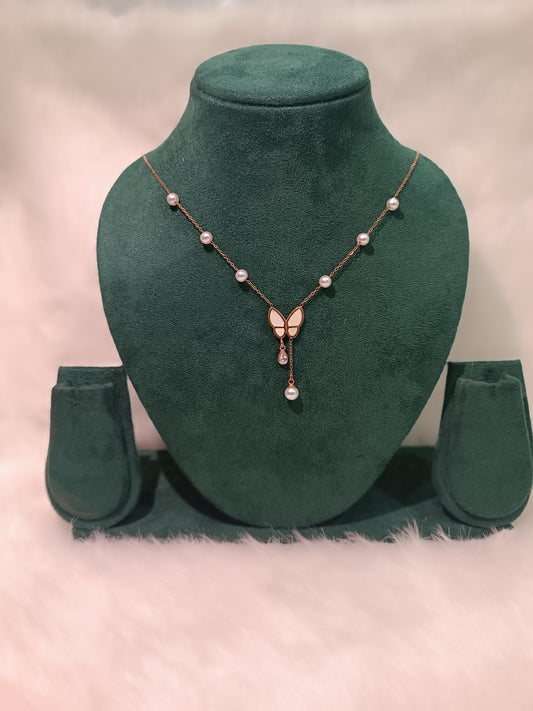 Butterfly With Pearl Hanging Necklace