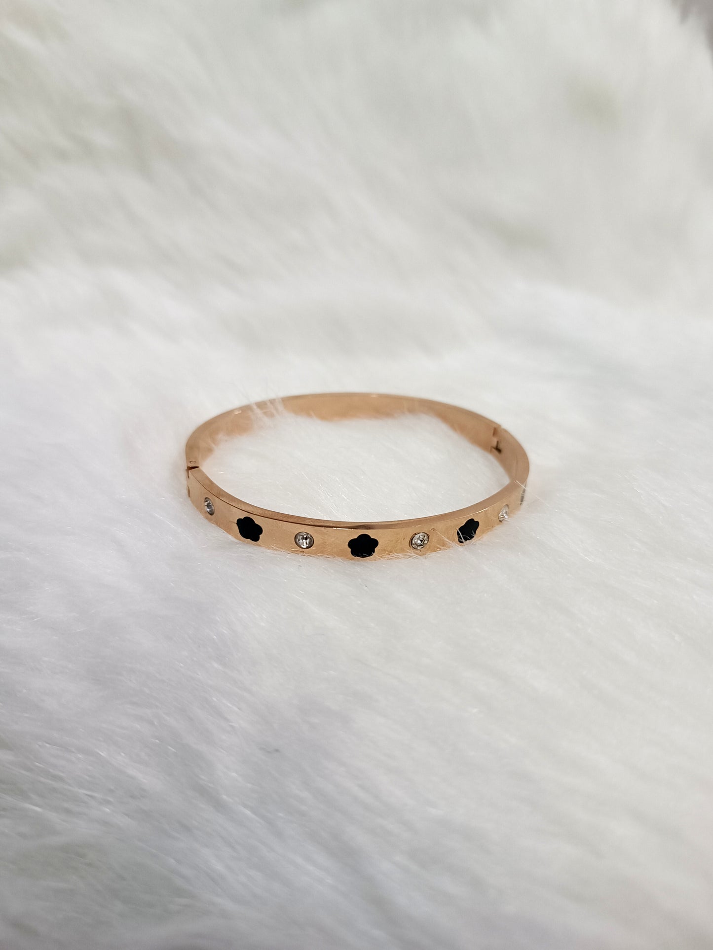 Rose Gold Openable Fancy Alluring